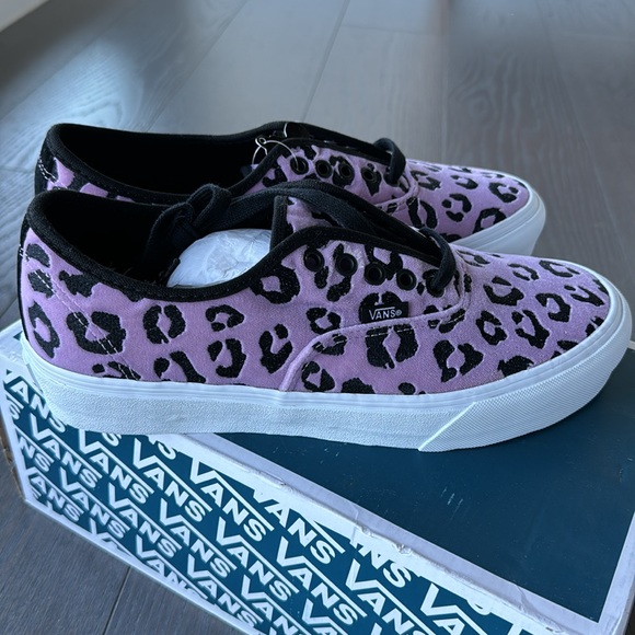 Vans, brand new, size 8,5 us men, 10 us women - Picture 2 of 3